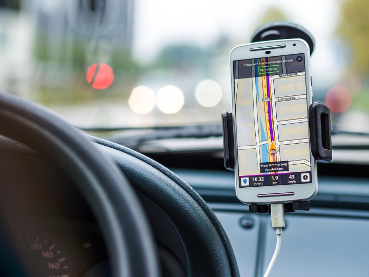 mobile app travel booking smartphone